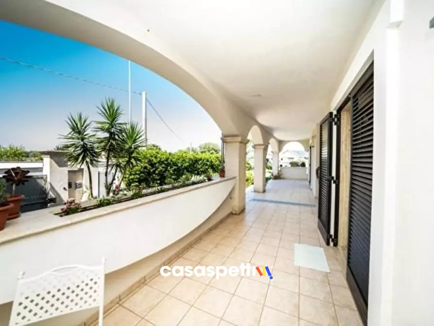 Immagine 2 di Villa in vendita  in Via Amerigo Vespucci a Lecce