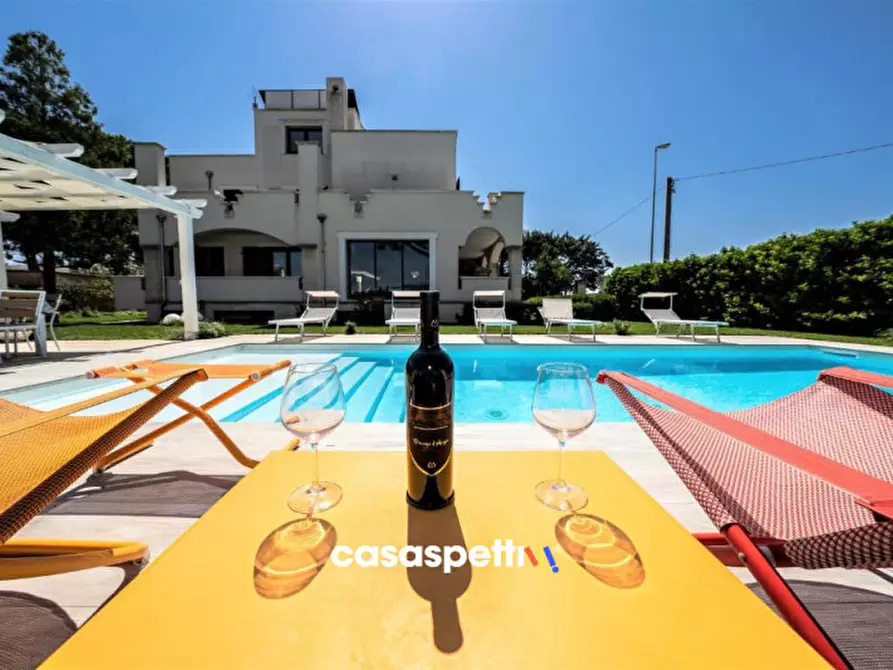 Immagine 9 di Villa in vendita  in Via Amerigo Vespucci a Lecce