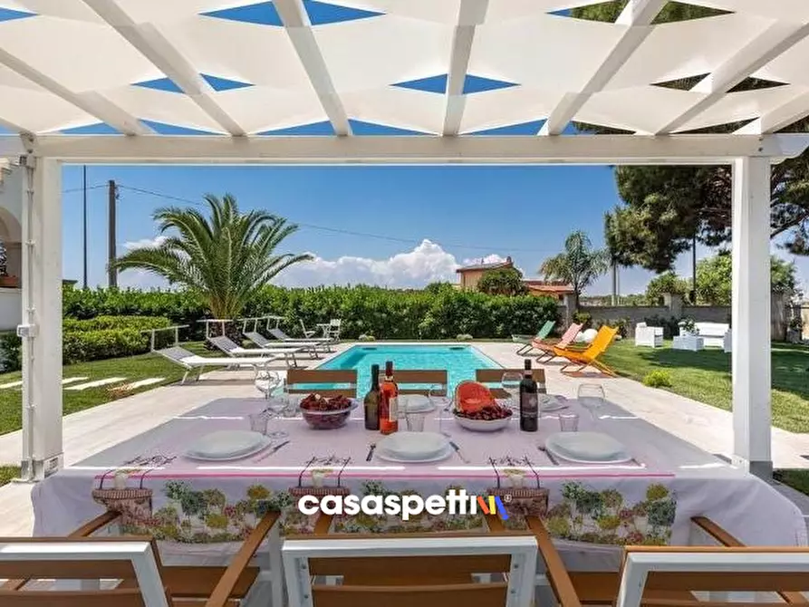 Immagine 10 di Villa in vendita  in Via Amerigo Vespucci a Lecce