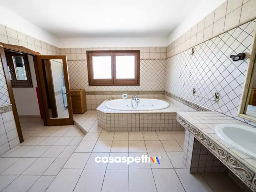 Immagine 19 di Villa in vendita  in Via Amerigo Vespucci a Lecce