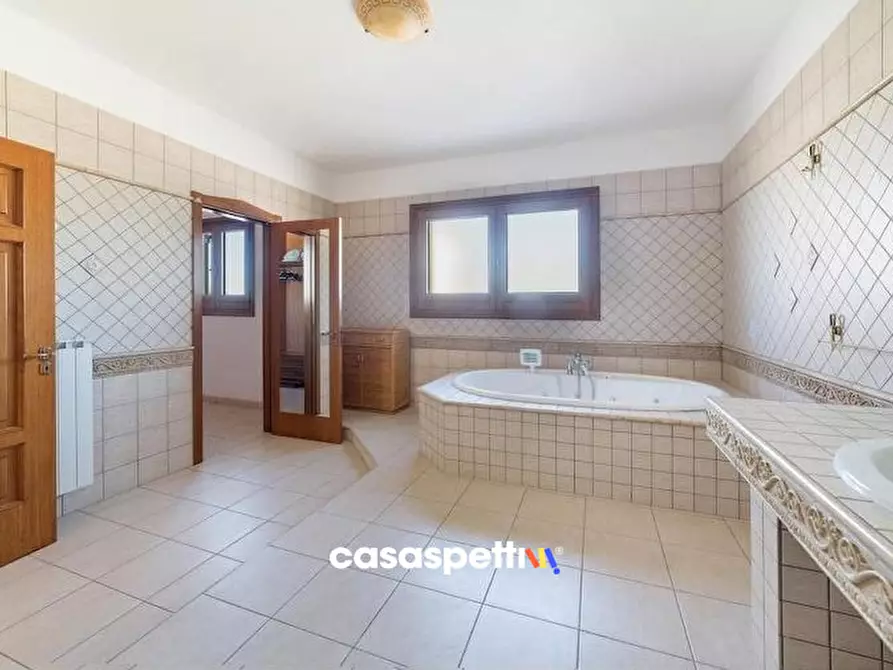 Immagine 20 di Villa in vendita  in Via Amerigo Vespucci a Lecce