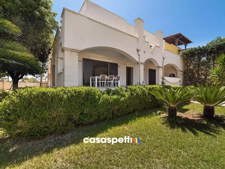 Immagine 32 di Villa in vendita  in Via Amerigo Vespucci a Lecce