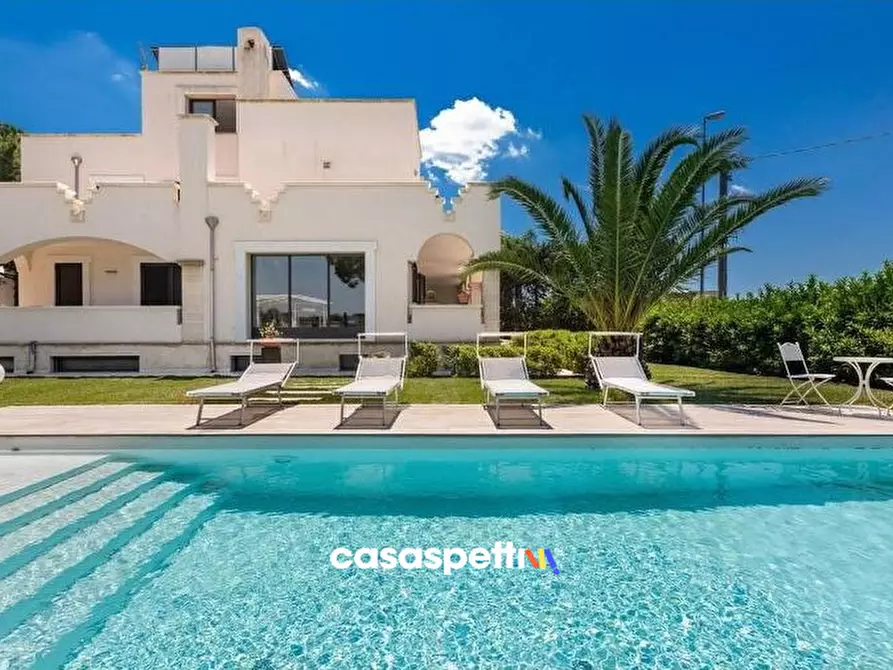 Immagine 36 di Villa in vendita  in Via Amerigo Vespucci a Lecce