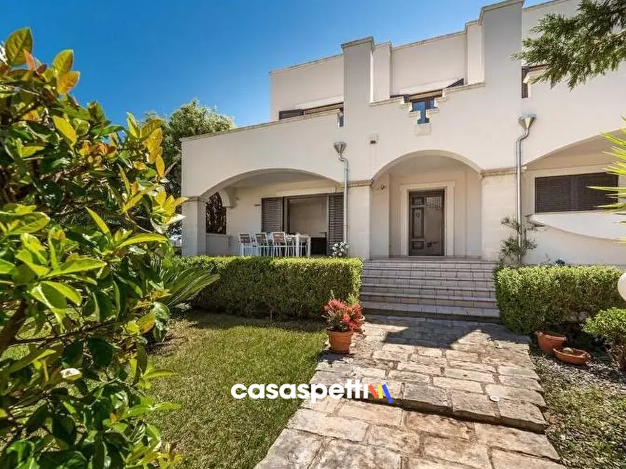 Immagine 38 di Villa in vendita  in Via Amerigo Vespucci a Lecce