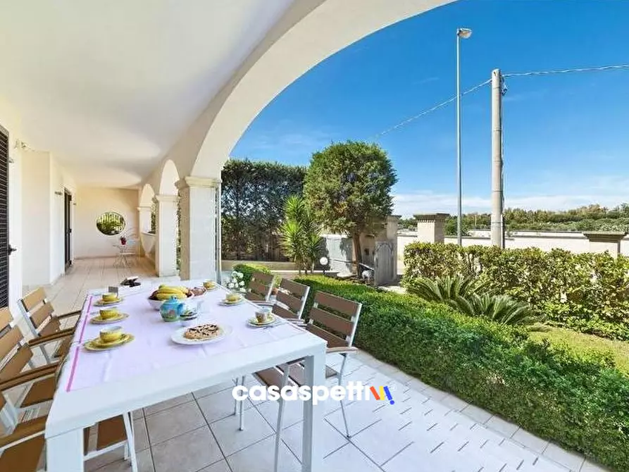 Immagine 40 di Villa in vendita  in Via Amerigo Vespucci a Lecce