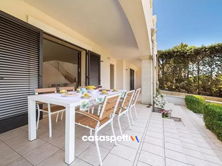 Immagine 41 di Villa in vendita  in Via Amerigo Vespucci a Lecce