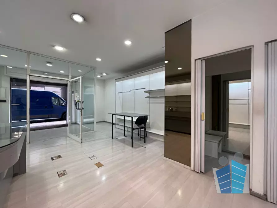 Immagine 8 di Negozio in affitto  in Via Giuseppe Zanardelli, 20 a Lecce