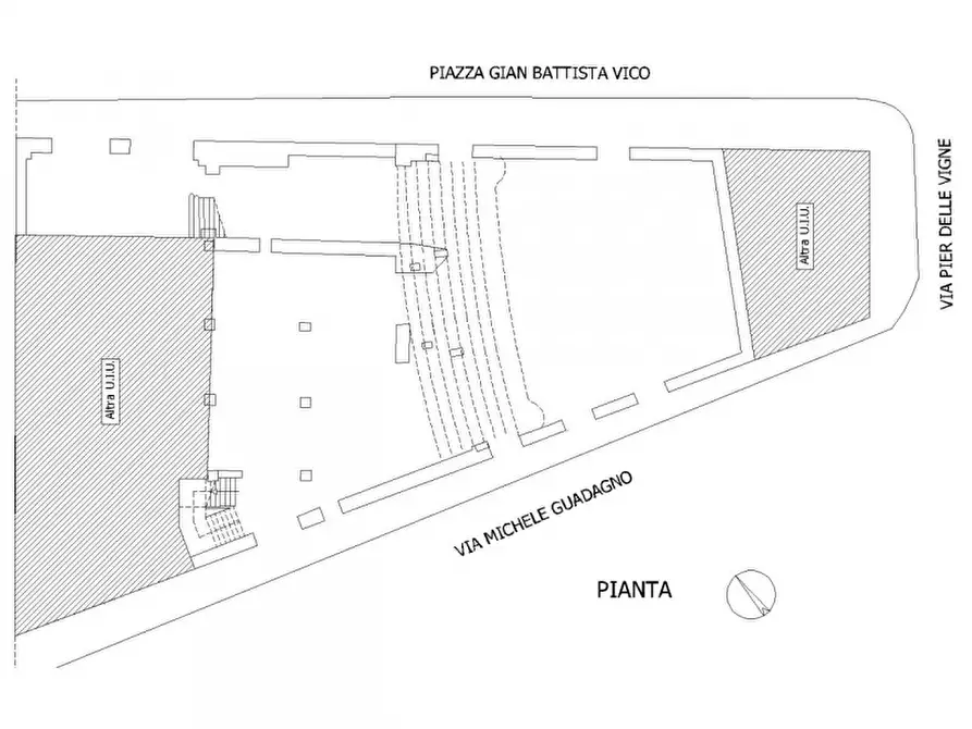 Immagine 13 di Palazzo in vendita  in Piazza G. Battista Vico a Napoli
