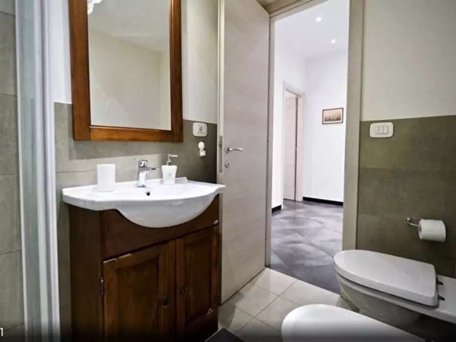 Immagine 15 di Appartamento in vendita  in Piazza dell'Agnello a Genova