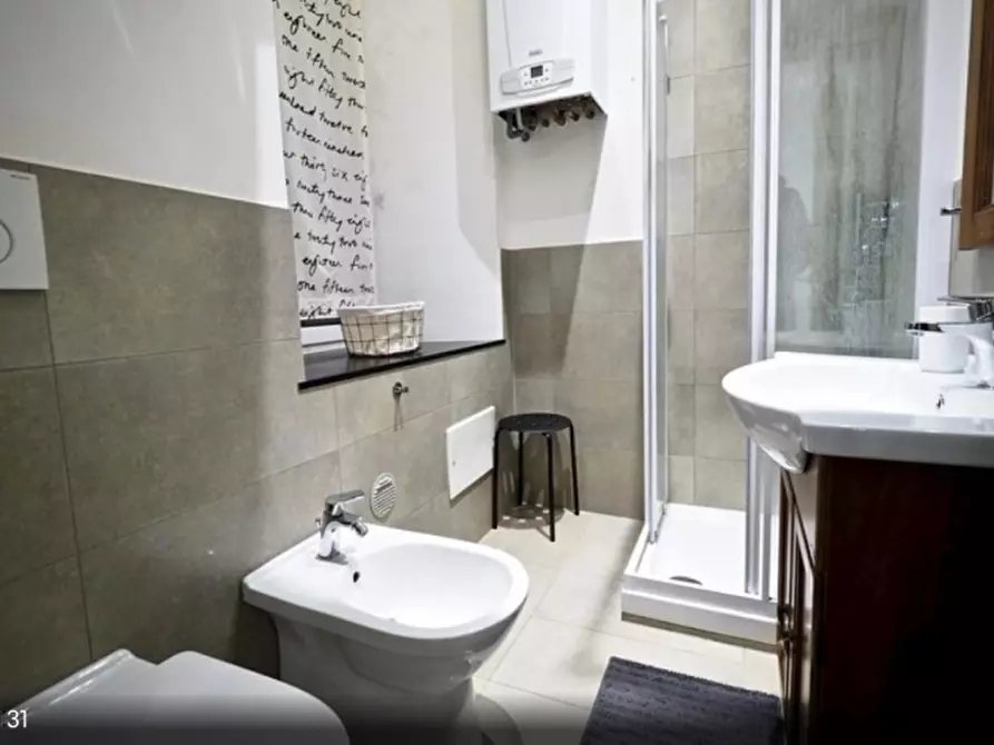 Immagine 16 di Appartamento in vendita  in Piazza dell'Agnello a Genova