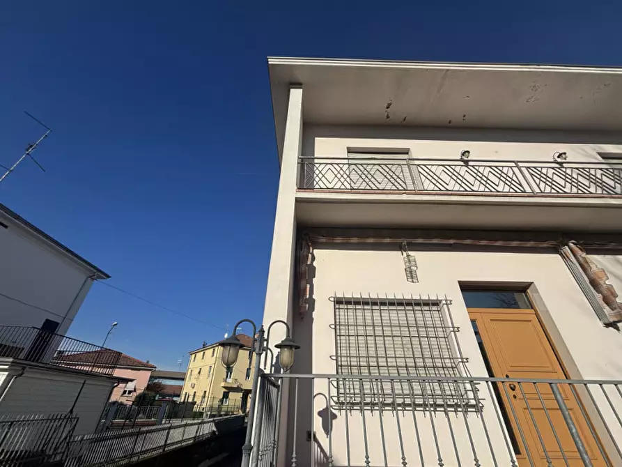 Immagine 2 di Villa in vendita  in VIA XXV APRILE, 40 a Sorbolo Mezzani