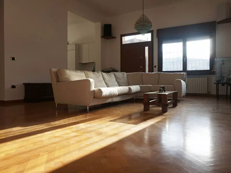 Immagine 6 di Villa in vendita  in VIA XXV APRILE, 40 a Sorbolo Mezzani