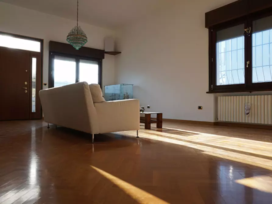 Immagine 9 di Villa in vendita  in VIA XXV APRILE, 40 a Sorbolo Mezzani