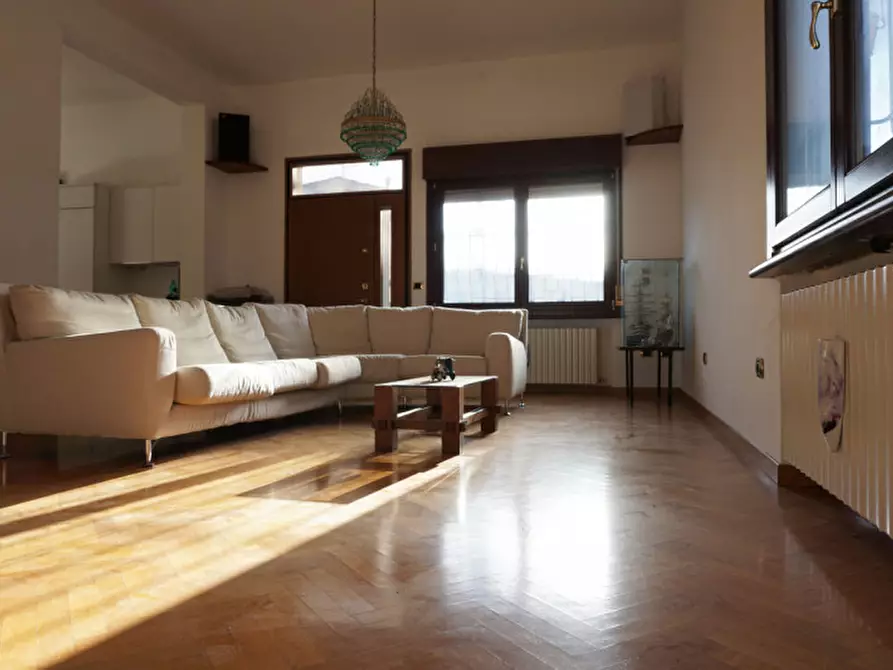 Immagine 10 di Villa in vendita  in VIA XXV APRILE, 40 a Sorbolo Mezzani