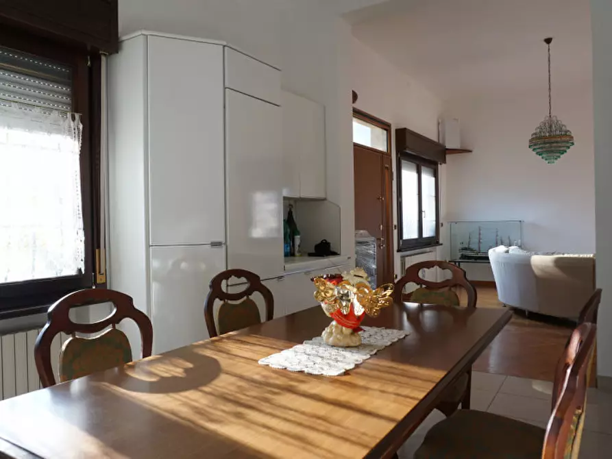 Immagine 13 di Villa in vendita  in VIA XXV APRILE, 40 a Sorbolo Mezzani