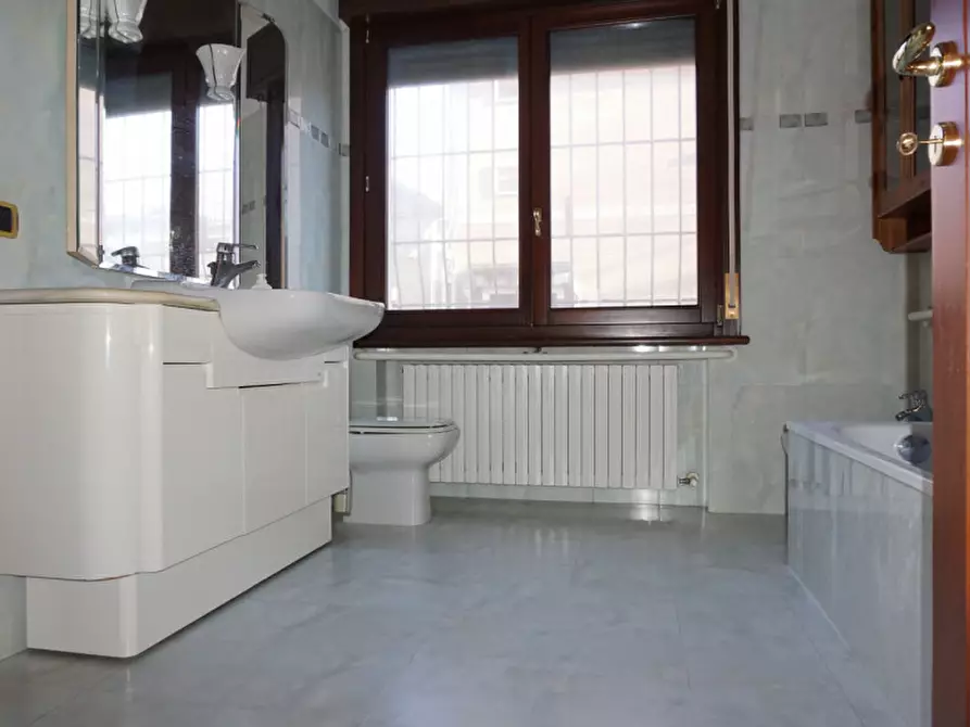 Immagine 18 di Villa in vendita  in VIA XXV APRILE, 40 a Sorbolo Mezzani