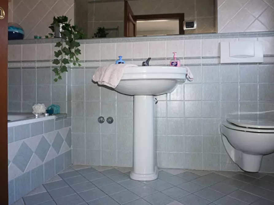 Immagine 39 di Villa in vendita  in VIA XXV APRILE, 40 a Sorbolo Mezzani