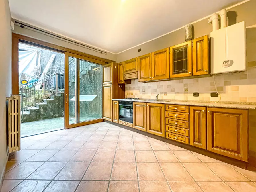 Immagine 6 di Appartamento in vendita  in via oliva 2 a Miasino