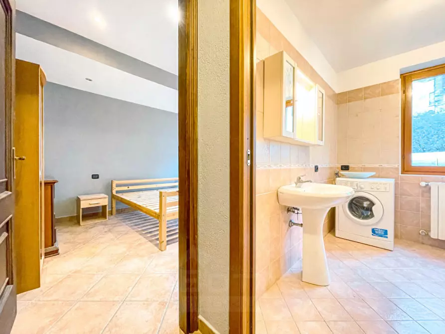 Immagine 15 di Appartamento in vendita  in via oliva 2 a Miasino