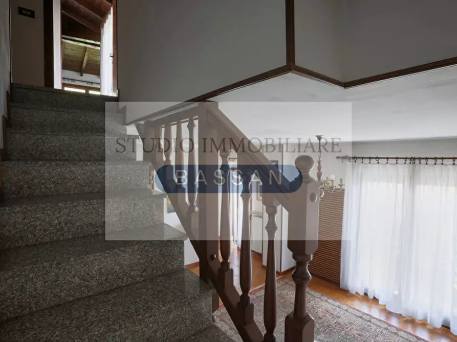 Immagine 11 di Villa in vendita  in Via Alfredo Oriani 38 a Varese