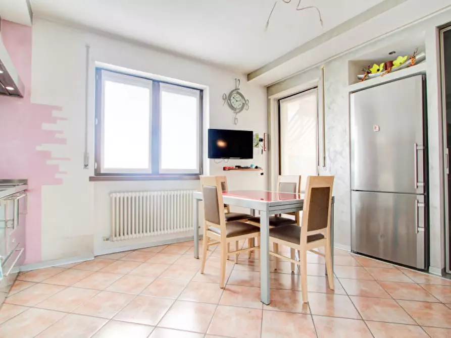 Immagine 8 di Appartamento in vendita  in Via Santa Caterina a Arco