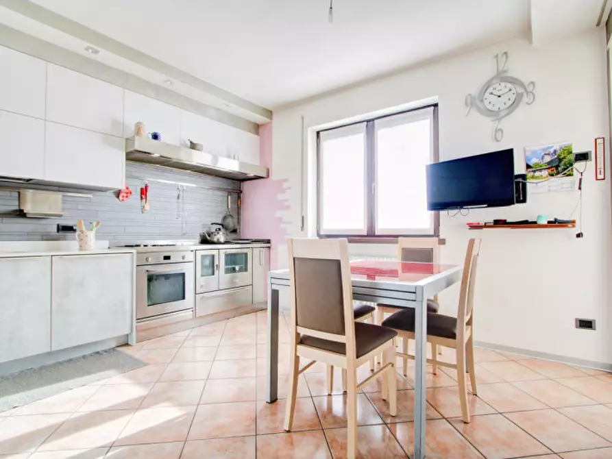 Immagine 9 di Appartamento in vendita  in Via Santa Caterina a Arco