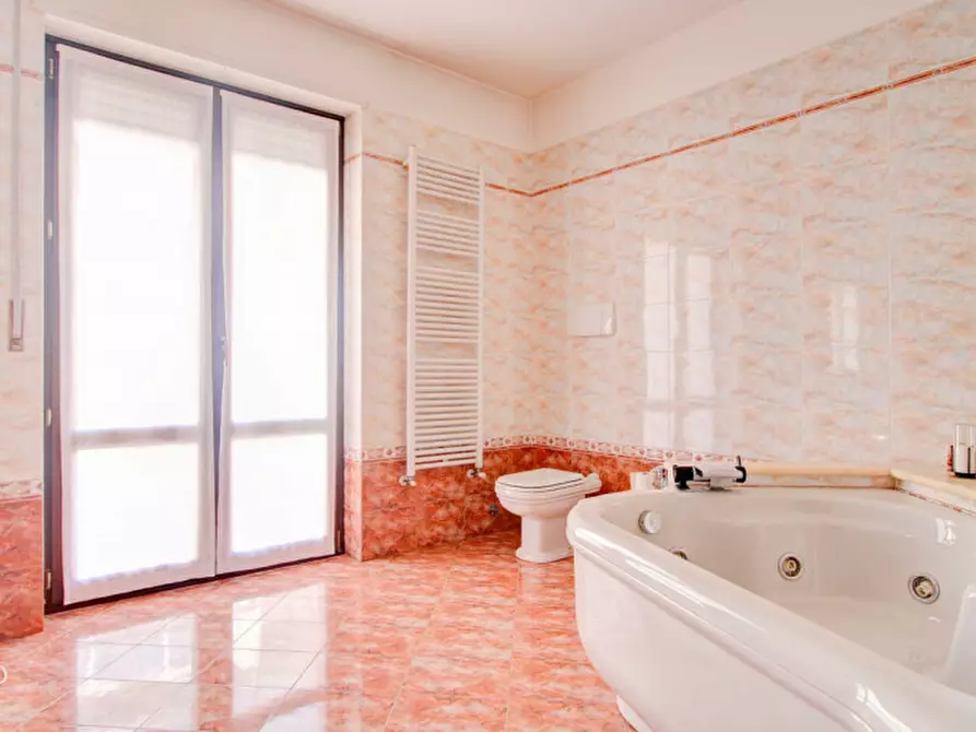 Immagine 17 di Appartamento in vendita  in Via Santa Caterina a Arco