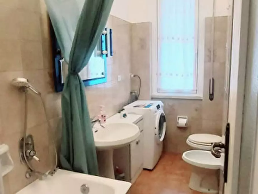 Immagine 12 di Appartamento in vendita  in via della libertà a Rapallo