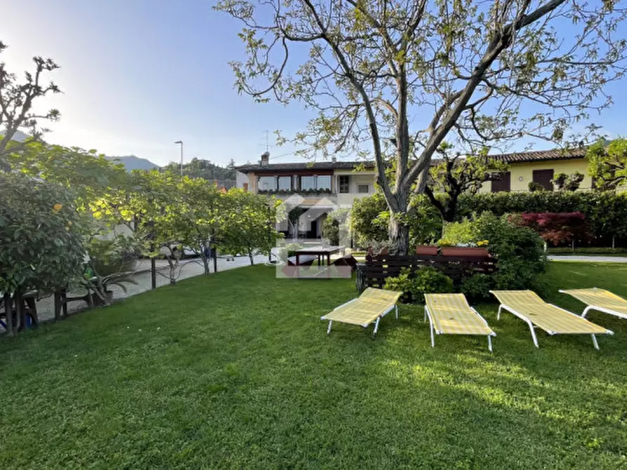 Immagine 3 di Casa bifamiliare in vendita  in via umberto primo a Salò