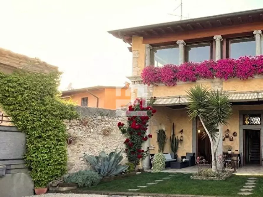 Immagine 8 di Casa bifamiliare in vendita  in via umberto primo a Salò