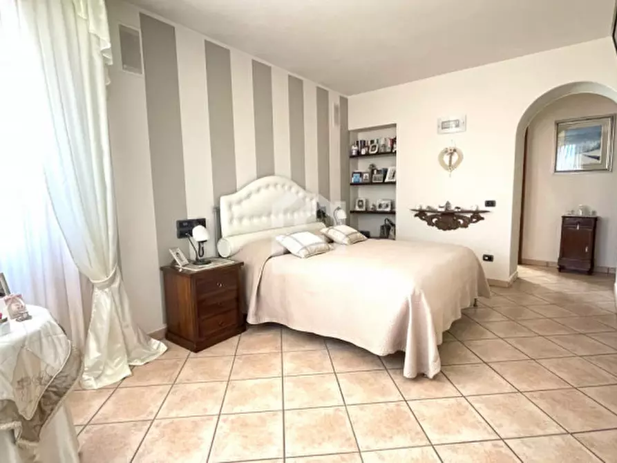 Immagine 21 di Casa bifamiliare in vendita  in via umberto primo a Salò