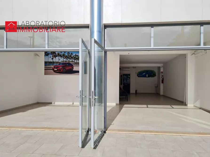 Immagine 1 di Attività commerciale in vendita  in via Veglie a Carmiano