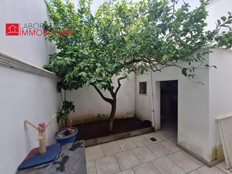 Immagine 11 di Attività commerciale in vendita  in via Veglie a Carmiano