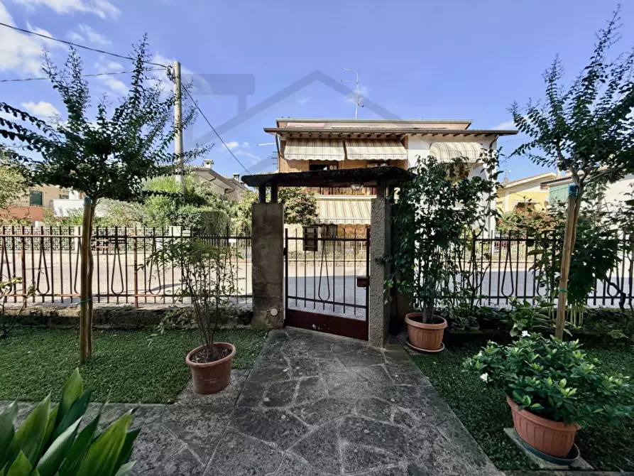 Immagine 3 di Casa indipendente in vendita  in Via Ippolito Nievo a Torreglia