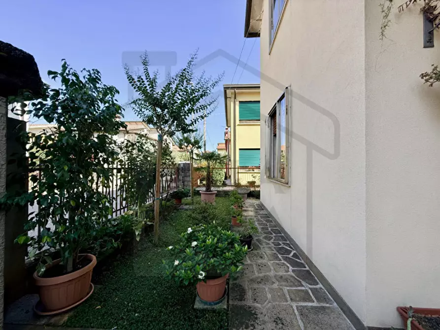 Immagine 15 di Casa indipendente in vendita  in Via Ippolito Nievo a Torreglia