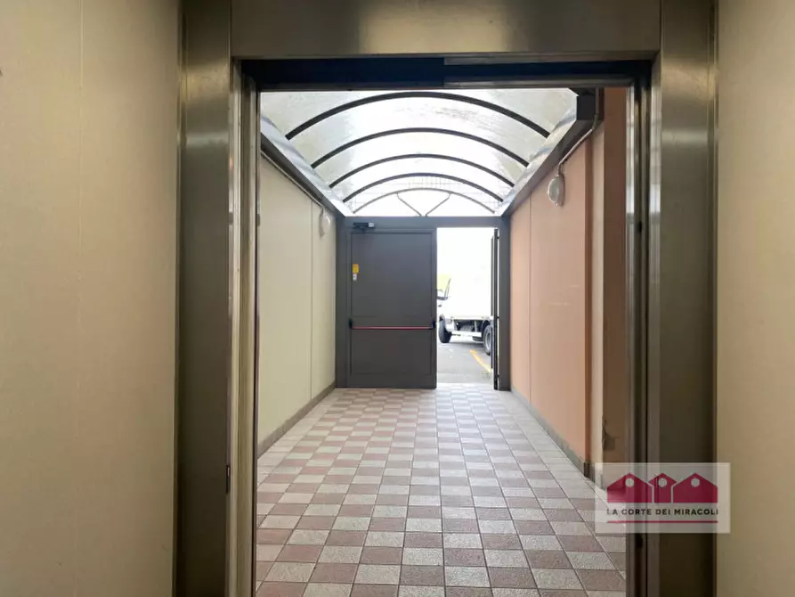 Immagine 2 di Laboratorio in vendita  in via zamenhof a Vicenza