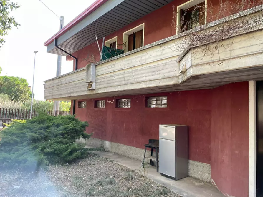 Immagine 1 di Villa in vendita  in via cagnola a Castiglione Delle Stiviere