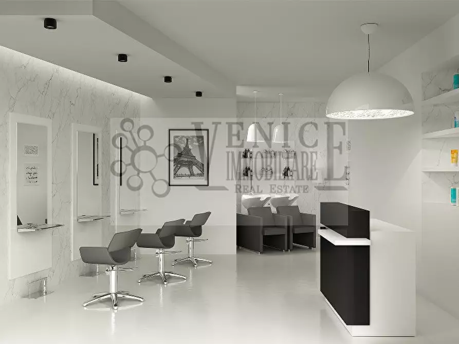 Immagine 1 di Attività commerciale in vendita  a Venezia