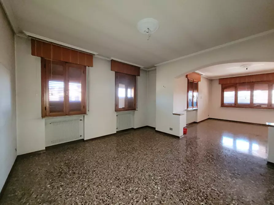 Immagine 10 di Villa in vendita  in via cima mandria a Montebelluna