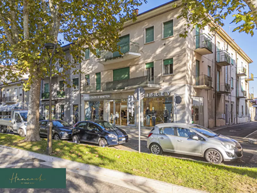 Immagine 22 di Palazzo in vendita  in Piazza Umberto I a San Giovanni Lupatoto