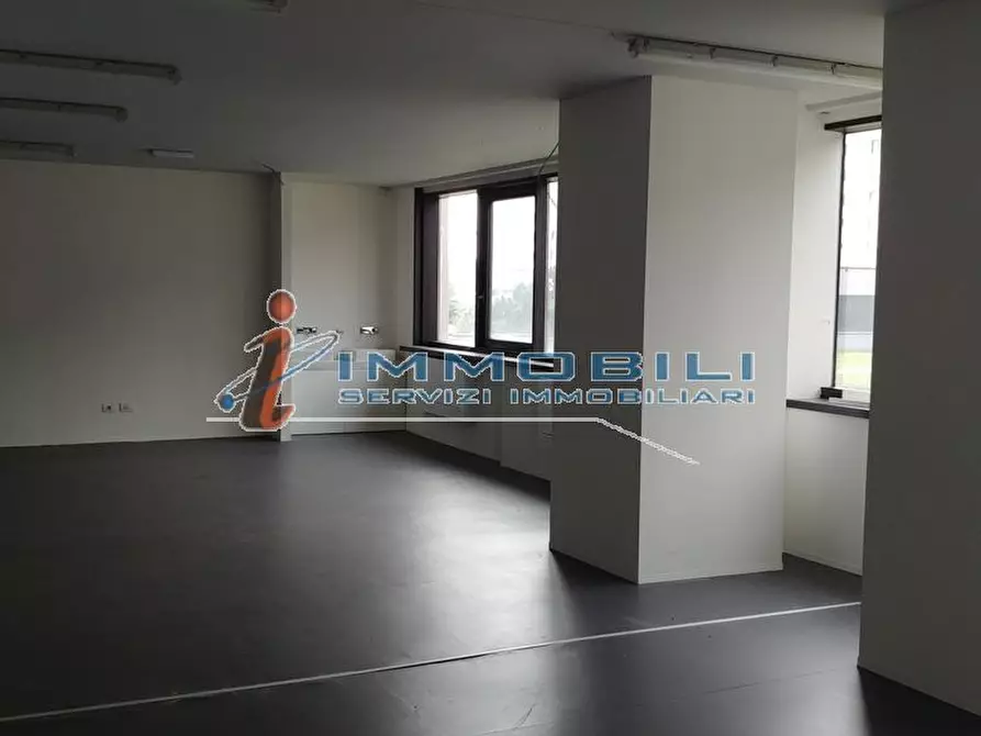 Immagine 10 di Ufficio in affitto  in VIA BARTOLOMEO COLLEONI a Agrate Brianza