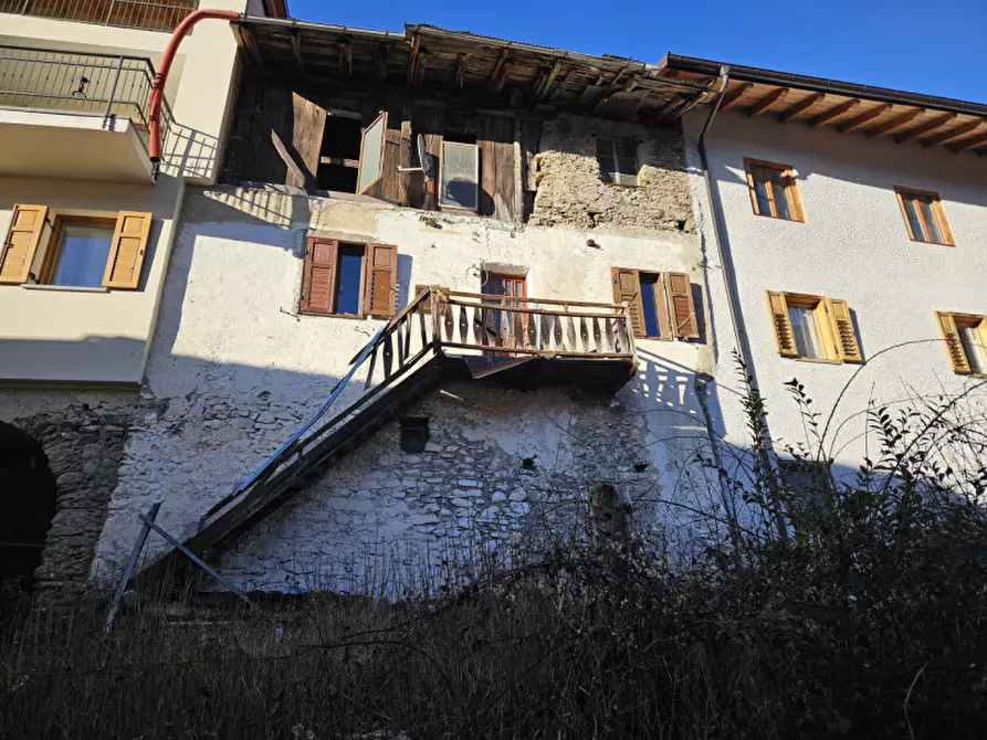 Immagine 1 di Rustico / casale in vendita  in Via di Solasna, n.36 a Caldes