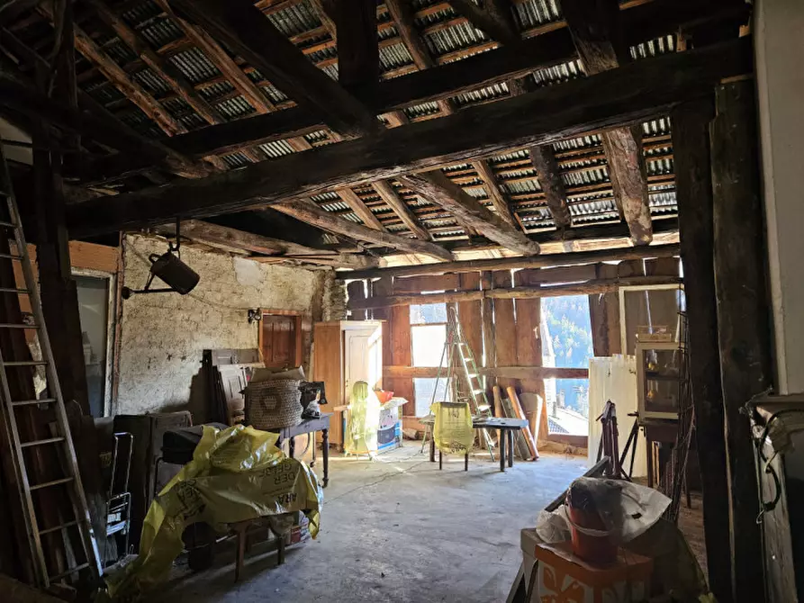 Immagine 2 di Rustico / casale in vendita  in Via di Solasna, n.36 a Caldes