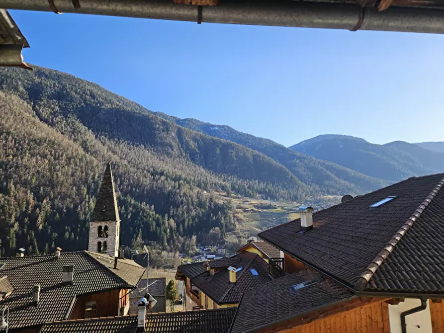 Immagine 3 di Rustico / casale in vendita  in Via di Solasna, n.36 a Caldes