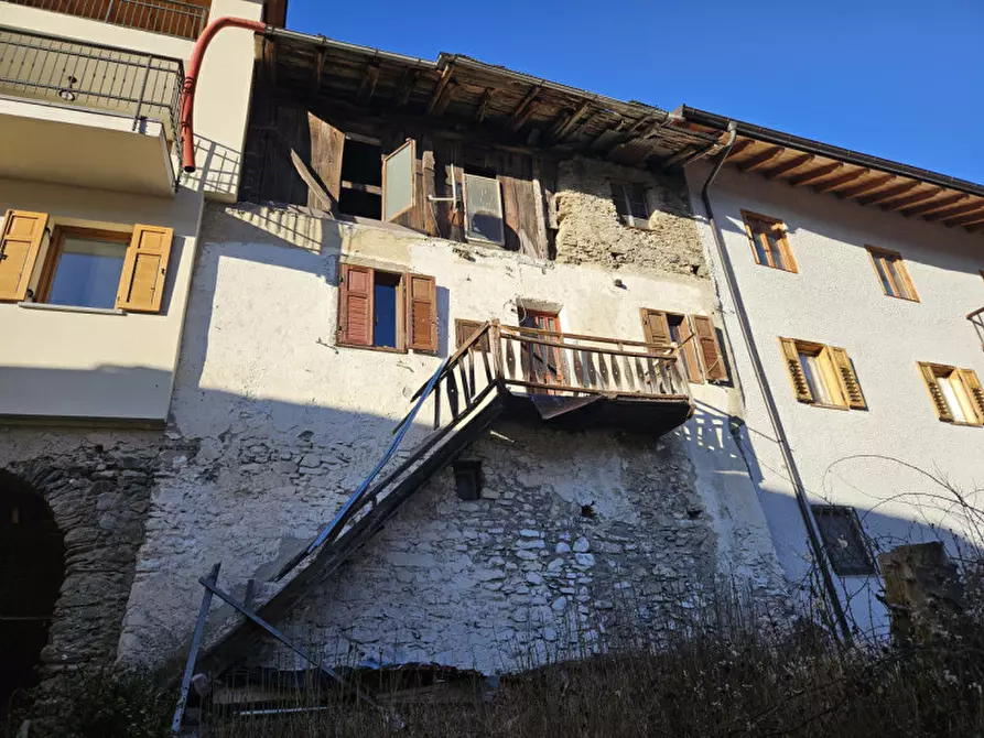 Immagine 17 di Rustico / casale in vendita  in Via di Solasna, n.36 a Caldes