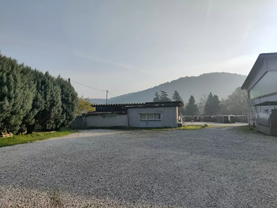 Immagine 11 di Capannone industriale in vendita  in via Fonda a Teolo