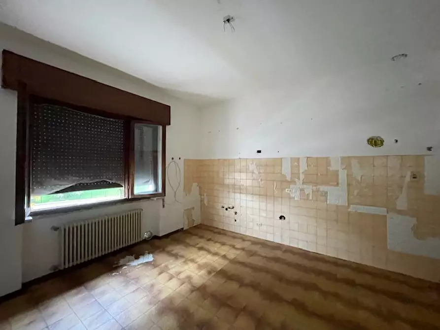 Immagine 8 di Attività commerciale in vendita  a Barbarano Mossano