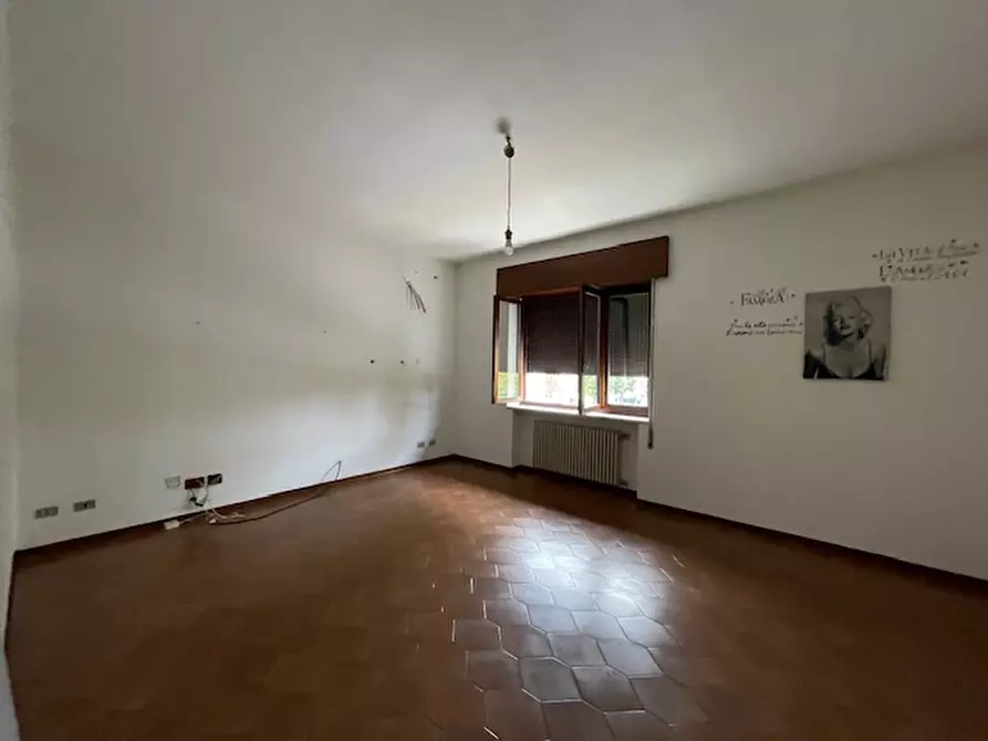 Immagine 9 di Attività commerciale in vendita  a Barbarano Mossano