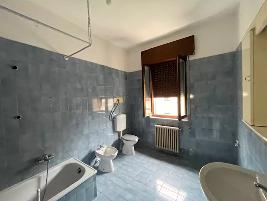 Immagine 10 di Attività commerciale in vendita  a Barbarano Mossano