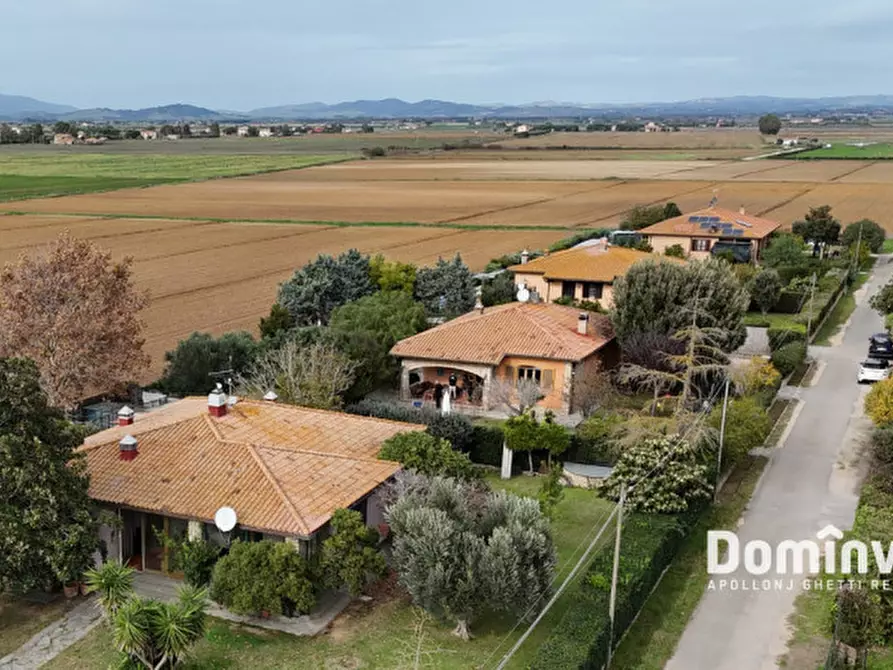 Immagine 1 di Villa in vendita  in la parrina a Orbetello